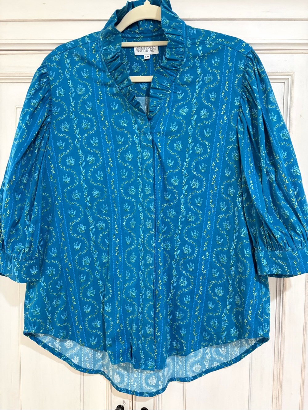 NEW never worn SZ S/M Holly Shae  Teal Blue Printed Ruffle V-Neck Blouse